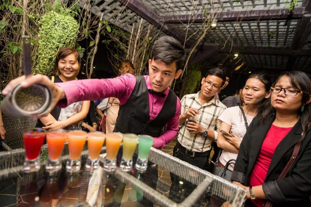 Essence Hotel-Phnom Penh Exterior photo