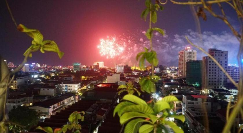 Essence Hotel-Phnom Penh Exterior photo
