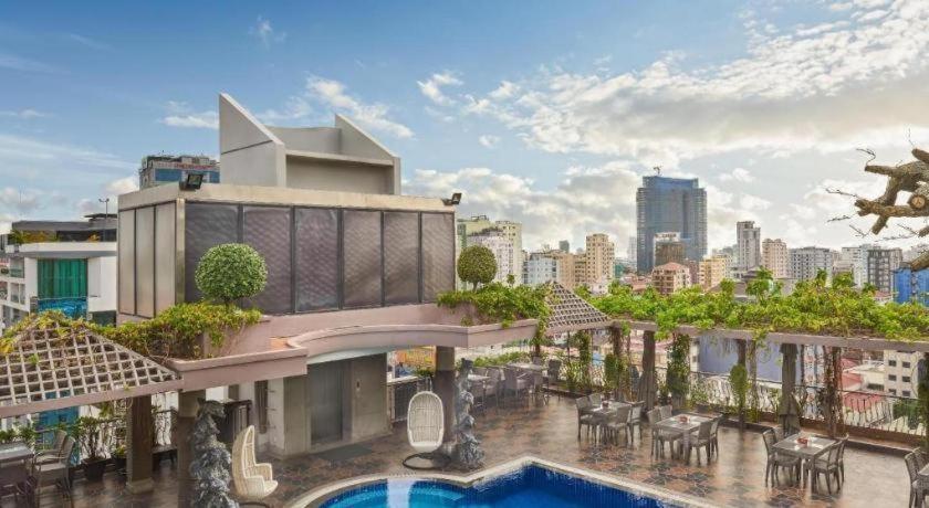 Essence Hotel-Phnom Penh Exterior photo