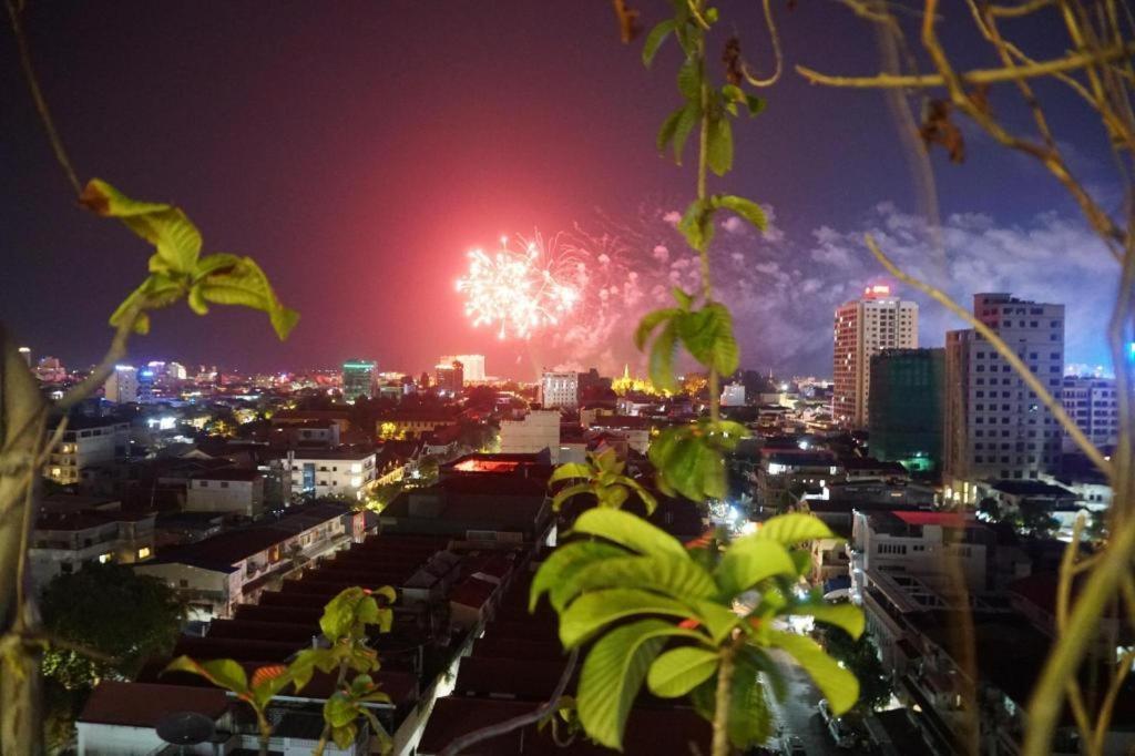 Essence Hotel-Phnom Penh Exterior photo
