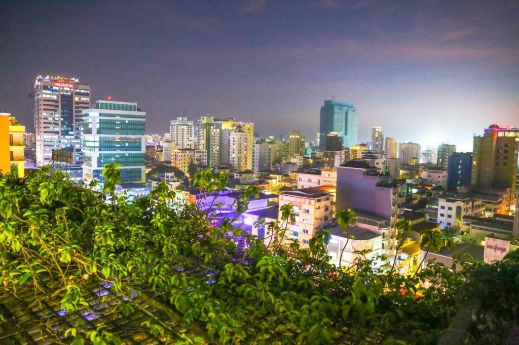 Essence Hotel-Phnom Penh Exterior photo