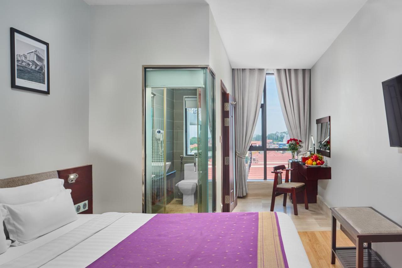 Essence Hotel-Phnom Penh Exterior photo