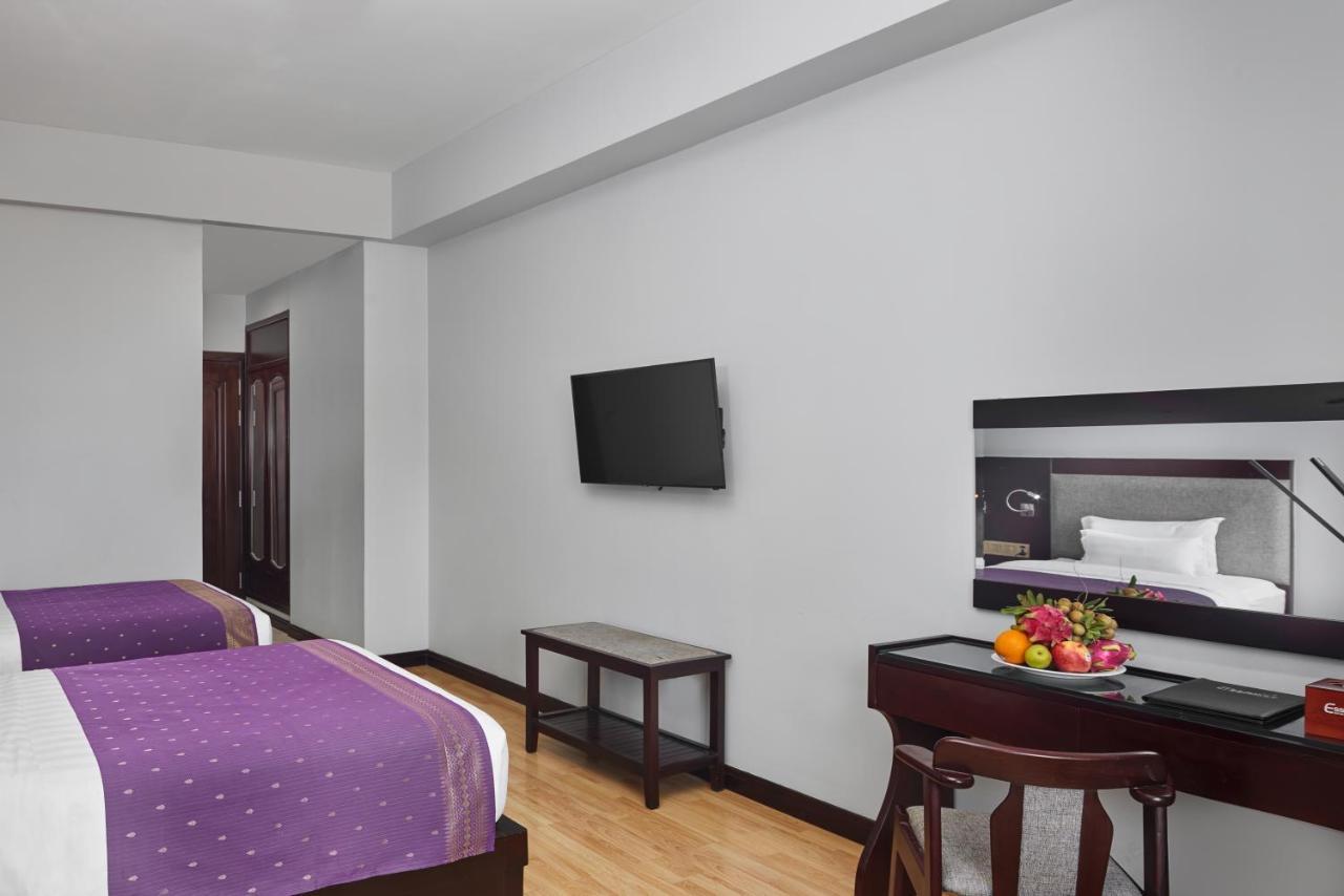 Essence Hotel-Phnom Penh Exterior photo